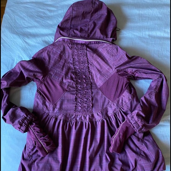 *rare* lululemon hustle jacket in purple plaid - Picture 3 of 10